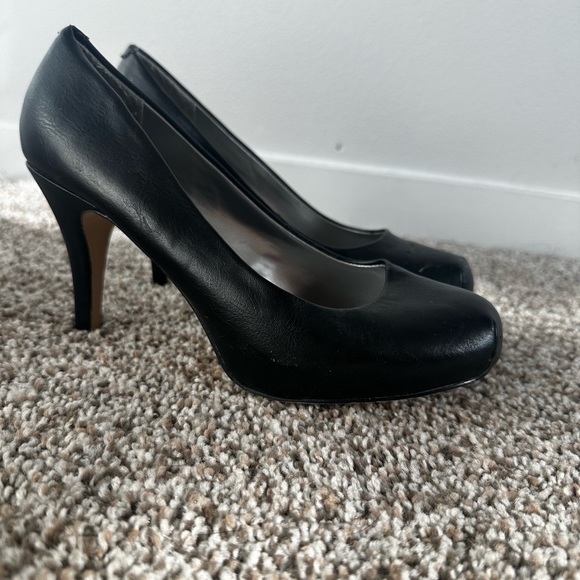 Madden Girl - Picture 1 of 2